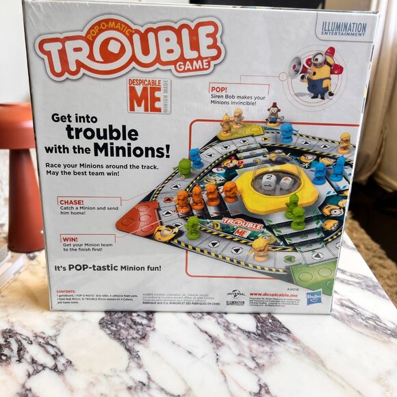 Trouble - Despicable Me GAME - SEALED - Picture 3 of 4